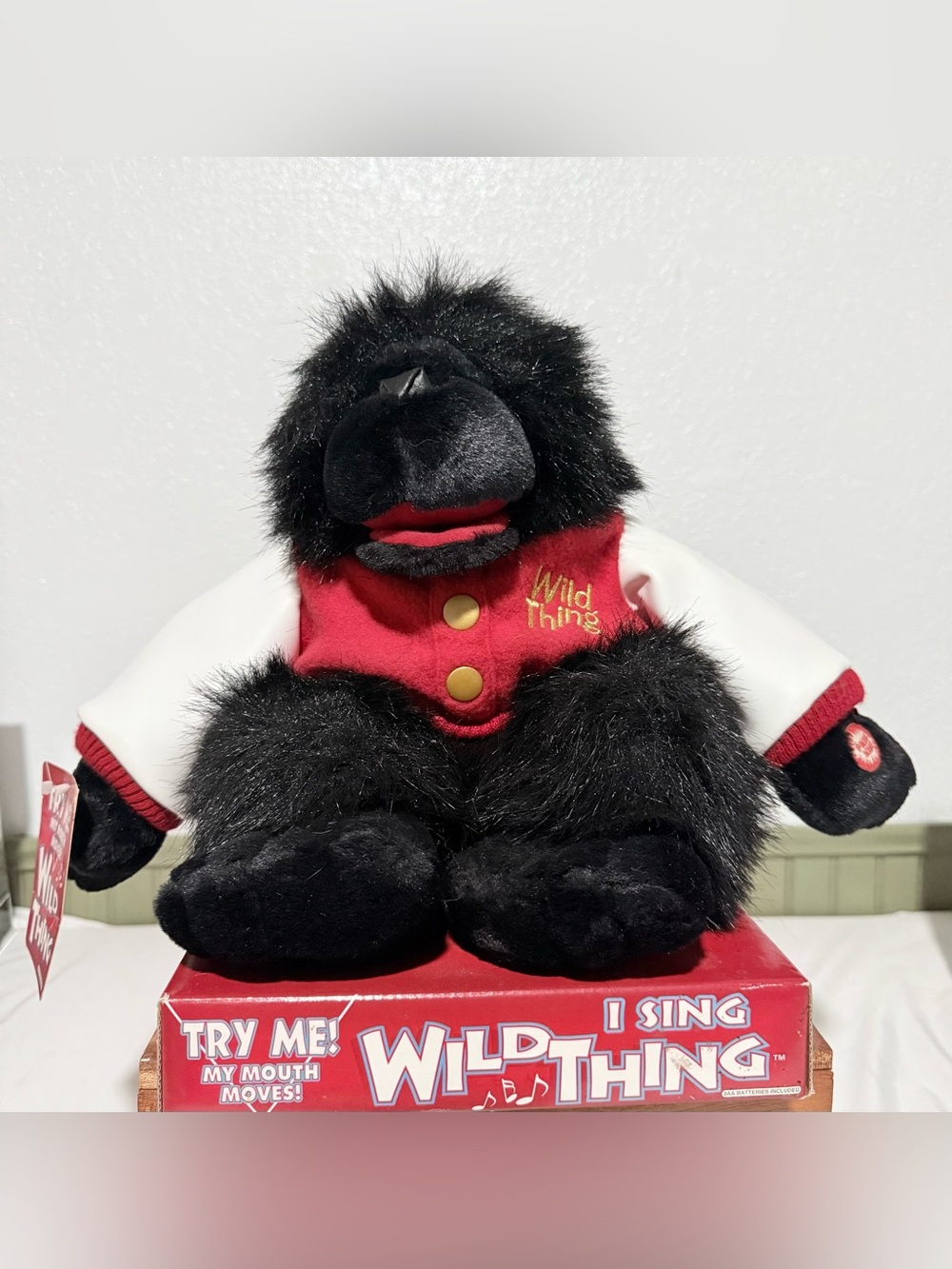NEW! Dan Dee Plush Animated Valentines Gorilla Monkey Ape Sings Wild Thing VTG